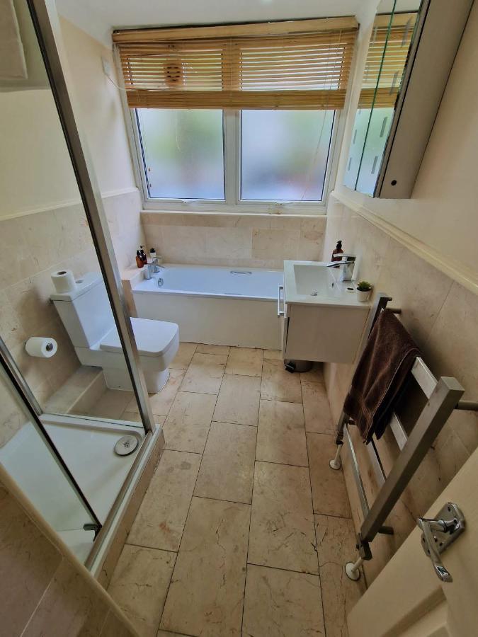 2 Bedrooms Flat In Great Location! Londres Exterior foto